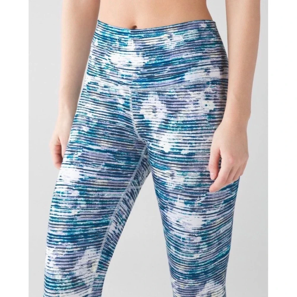 Lululemon True Self‎ Crop II High Rise Floral Print Leggings Size 4